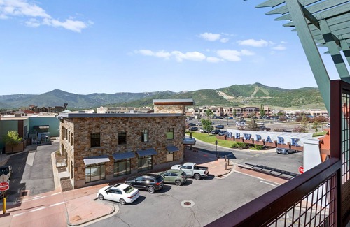 Kimball Junction Condo | Washer/Dryer, Fireplace, Balcony | Park City Views + Private Hot Tub