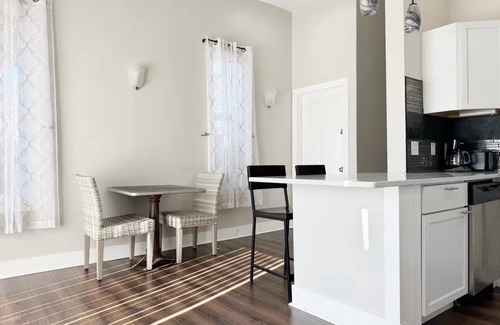 Evansville Apartment | Washington A/Stylish 1BR/1BA Downtown Apt