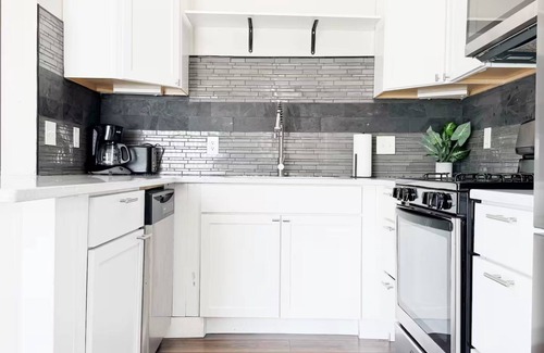 Evansville Apartment | Washington A/Stylish 1BR/1BA Downtown Apt