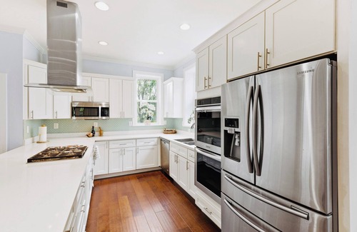 Takoma House | Washington DC Retreat! Elegant, Sunlit, Renovated Open-Plan Home