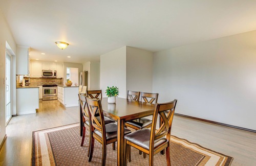 Marysville House | Washington Retreat w/Yard - Near Seattle!