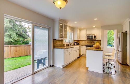 Marysville House | Washington Retreat w/Yard - Near Seattle!