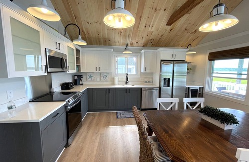 Westerly House | Watch Hill/Misquamicut/Weekapaug Renovated w Views, AC, Beach, WIFI, Memories!
