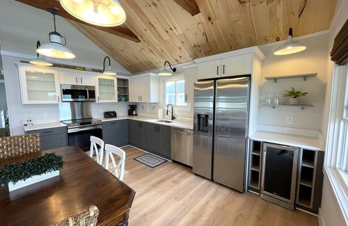 Westerly House | Watch Hill/Misquamicut/Weekapaug Renovated w Views, AC, Beach, WIFI, Memories!