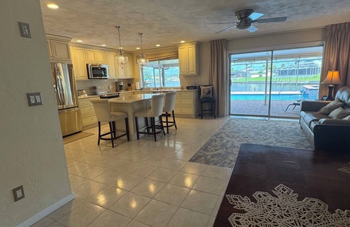 Caloosahatchee House | Watch the Boats go by on your Spectacular Wide Open Gulf Access View