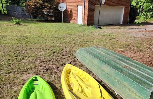 Stevensville House | Waterfront w/Fishing, Games, Fire Pit - Activities Paradise!