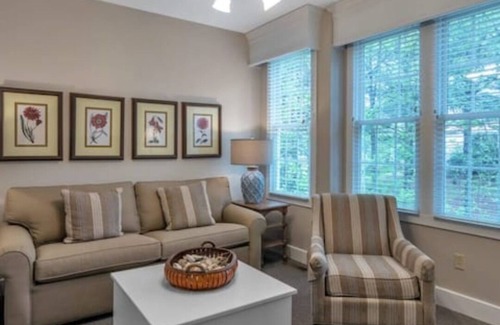 Lackey Resort | Water Country USA, Busch Gardens, Pools & Golf are all available attractions