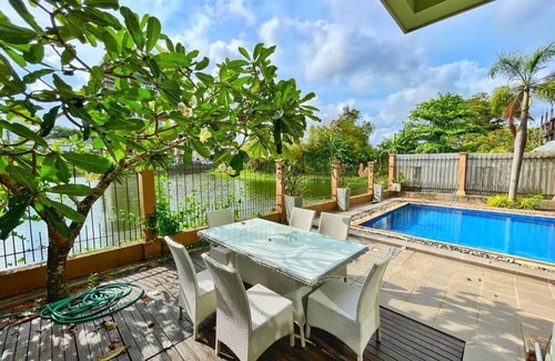 Nawala Villa | Water Front City Villa