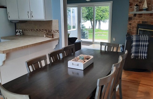 Sturgeon Bay House | Water front home on Lilly Bay!