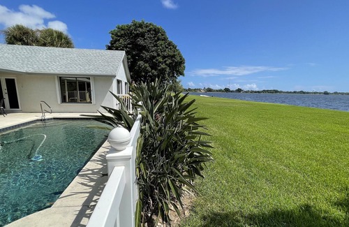 Palm Beach - West Palm Beach House | WATER FRONT LAKE House. Near Beach and Downtown!