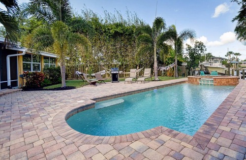 Palm City House | Water Front up to 8 pp w! +GAME ROOM!