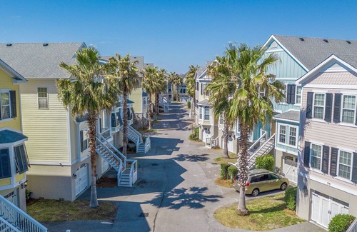 Waters Edge House | Water's Edge 101 - 3BR/3BA Updated Townhome - Pool - Fishing Dock