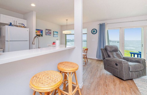 Rockport House | Water`s Edge ~ 1st Floor Condo with Waterview ~