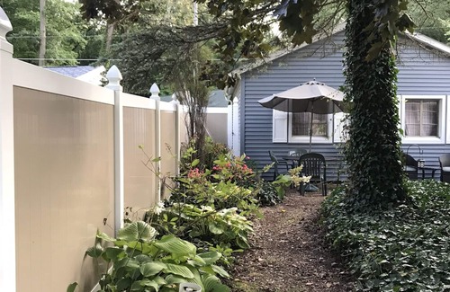 Kendall House | Water’s Edge Cottage