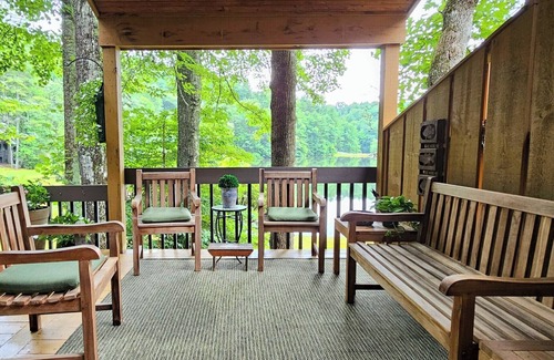 Sapphire Villa | Water's Edge of Sapphire Valley