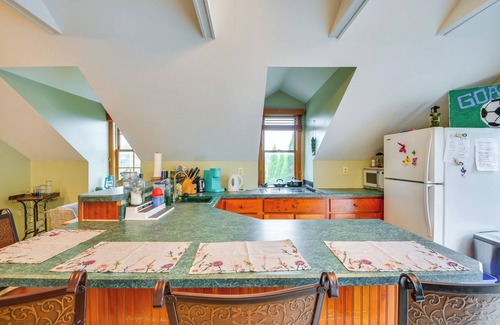 Sackets Harbor Apartment | Water-View Balcony: Charming Lake Ontario Studio!