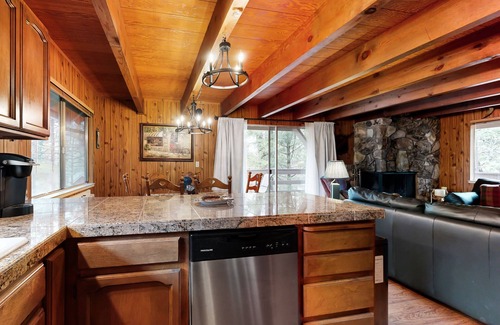 Groveland Cabin | Water-view cabin near 3 beaches & marina with pool, fireplace, decks, & grill