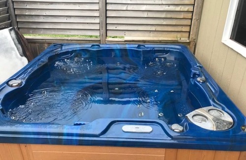 Stanhope Cottage | Water View Cottage With Hot Tub, Just Minutes To North Shore Beach