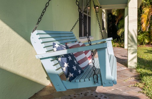Florida Ridge House | Water View Garden Oasis-15 minutes to the beach