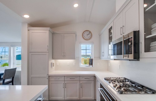 Central Mission Beach House | Water View Penthouse just 1 House to Bay!