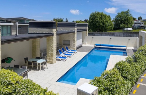 Taupo Apartment | Water Views Apartment | Stylish 3BR Villa with Pool & Lake Access