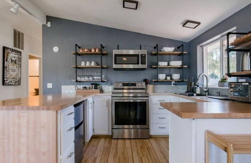 Coos Bay House | Water Views Bliss w/Water Access