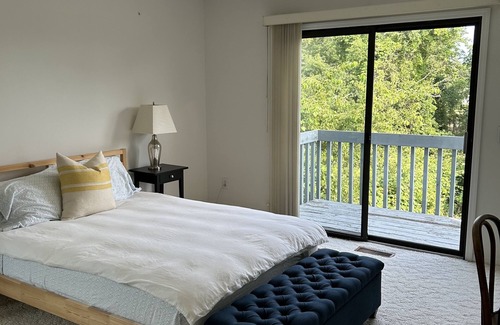 Shorewood House | Water views, paradise for a month on lovely shelter island for July