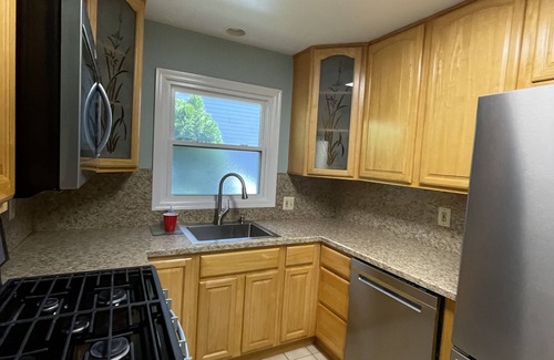 Spring Lake House | Water views. Updated June 2024. SUMMER 2025 4500 wk. WINTER 4200 mo