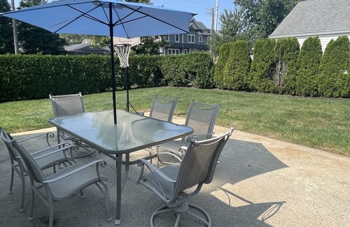 Spring Lake House | Water views. Updated June 2024. SUMMER 2025 4500 wk. WINTER 4200 mo