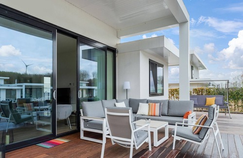 Zeewolde House | Water villa with jetty and 3 leisure boats
