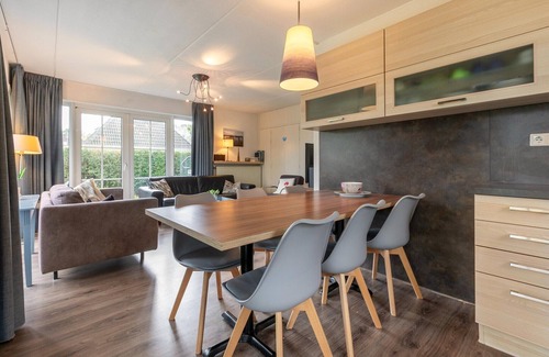 Eernewoude House | Water villa with outdoor spa, jetty