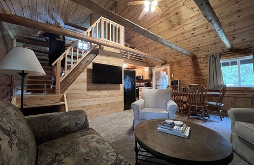 Munising Cabin | Waterfall Cabin - Pictured Rocks Lodging