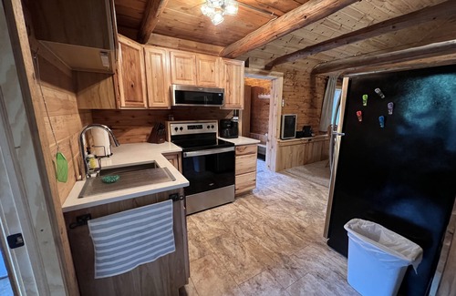 Munising Cabin | Waterfall Cabin - Pictured Rocks Lodging