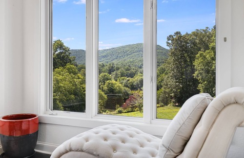 Fletcher House | Waterfall Manor | Mountain Luxury w/Fireplaces & Views + Biltmore Pass