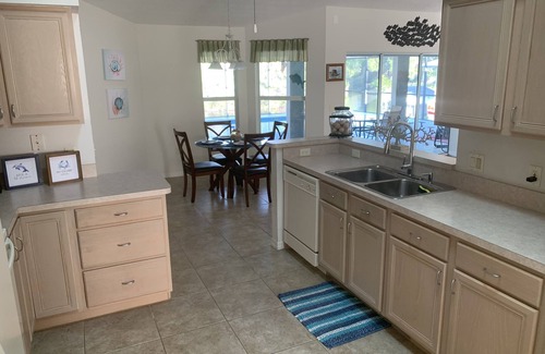 Crystal River House | Waterfont Home, Heated Pool, Kayaks, and Ice Machine.