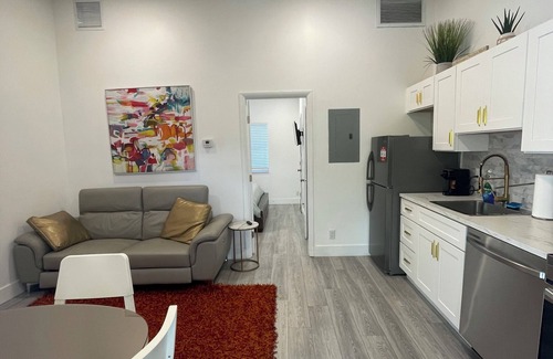 Riverside Park Apartment | Waterfront 1 bedroom unit with free parking