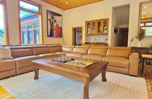 Breckenridge House | Waterfront, 10min>Ski, Spa, Game Rm, 3 car heat gr