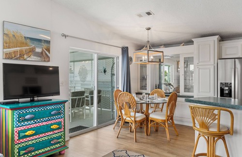 Cudjoe Key House | Waterfront 2BR/2BA with 35' Dock, Bikes & Kayaks – Island Breeze Keys Escape