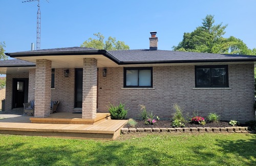 Kawartha Lakes House | Waterfront 3 bedroom cottage on Lake Scugog
