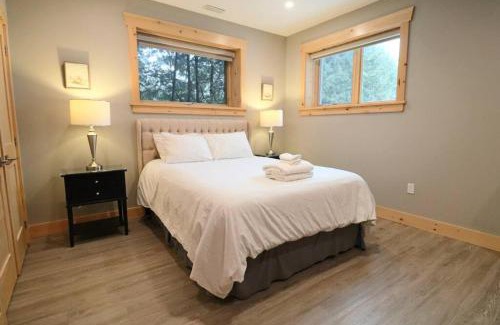 Port McNicoll House | Waterfront 3 Bedroom Home