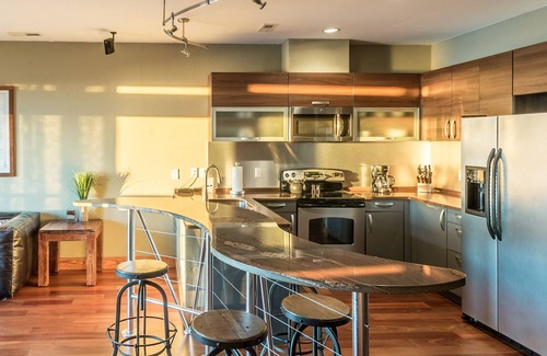 Waves Resort | Waterfront 3-Bedroom, 2.5-Bathroom Suite at REAL Watersports
