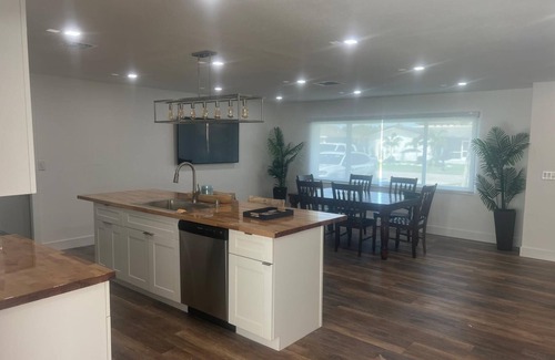 Pelican House | Waterfront 3-bedroom house in Cape Coral