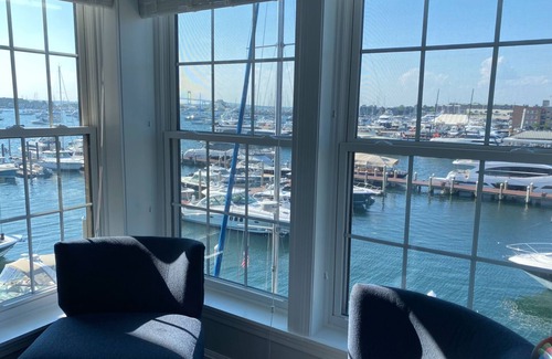 Fifth Ward Condo | Waterfront 3B 3B on Newport Harbor and Thames St. nJuly 18-25