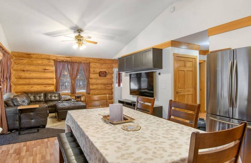Pittsburg Apartment | Waterfront 3BR Hunting Ice Fishing Foliage Moose
