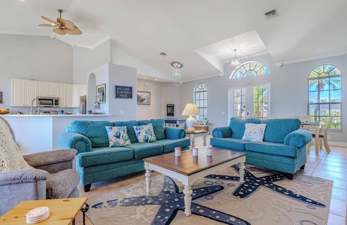 Pelican House | Waterfront, 4 Bed, 2 Bath, sleep 8, Gulf access, pool, spa, southern exposure