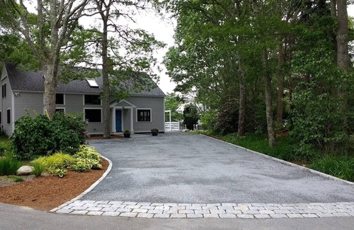 Mashpee House | Waterfront 4 Bedroom house with dock on Popponesset Island in New Seabury.