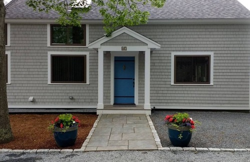 Mashpee House | Waterfront 4 Bedroom house with dock on Popponesset Island in New Seabury.
