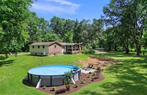 Elkton House | Waterfront 5 Br Pool Hot Tub Pavilion Fire Pit