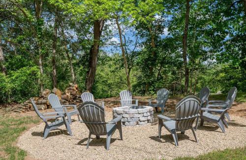 Elkton House | Waterfront 5 Br Pool Hot Tub Pavilion Fire Pit