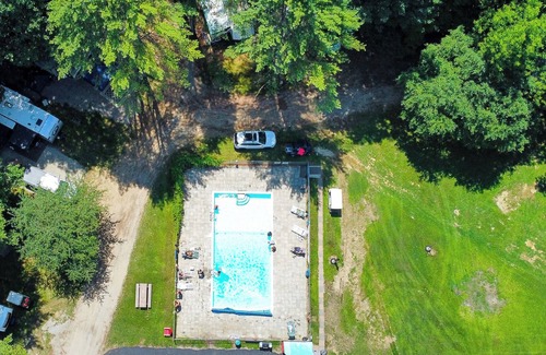 Corinth Cabin | Waterfront Acorn Cabin near Saratoga, Lake George